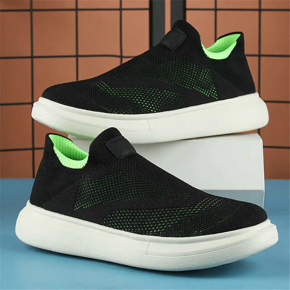 Calze con plateau scarpe marro - Tech Accessories Business recensione e prezzo