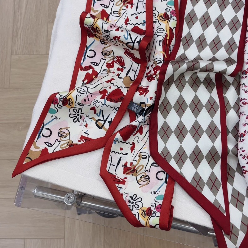 Sciarpa Floreale Rossa da Donn - Useful Tech Accessories recensione e prezzo